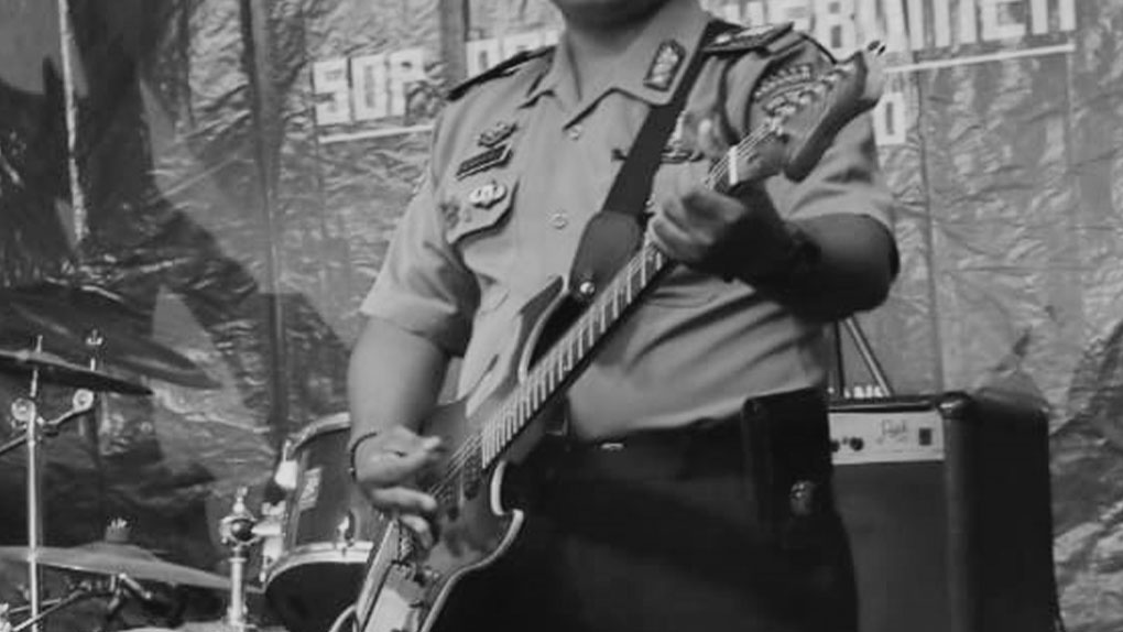 Rosemary, Punk Rock dan Endorsement Polisi : Garis Tipis Antara Naif dan&nbsp;Moron